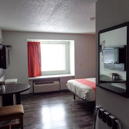 Quality Inn & Suites Watertown Fort Drum Calcium エクステリア 写真