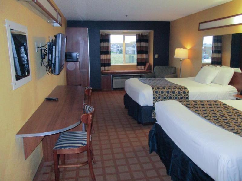 Quality Inn & Suites Watertown Fort Drum Calcium エクステリア 写真