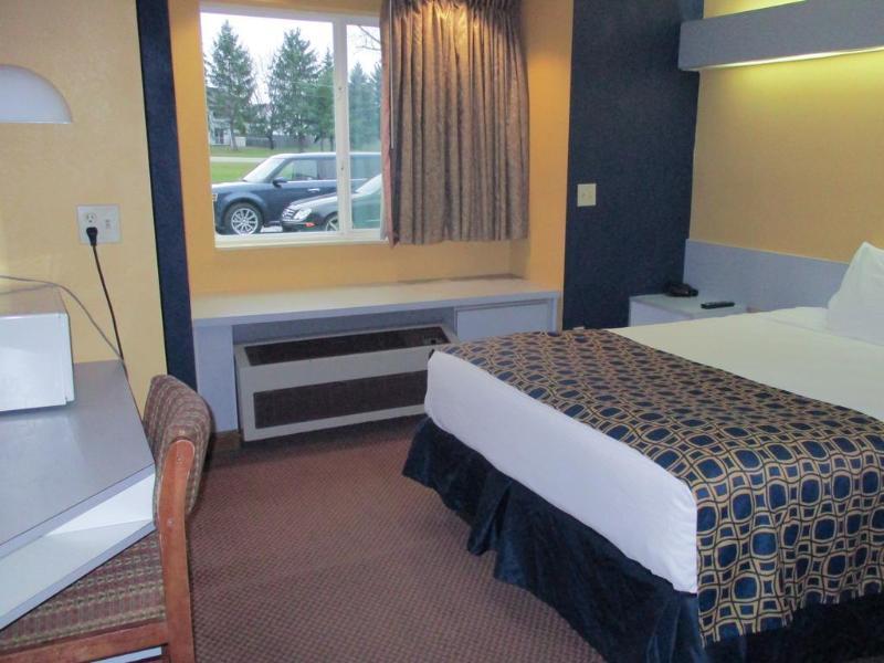 Quality Inn & Suites Watertown Fort Drum Calcium エクステリア 写真