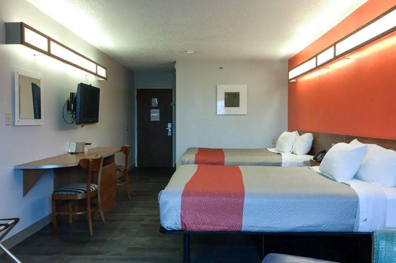 Quality Inn & Suites Watertown Fort Drum Calcium エクステリア 写真