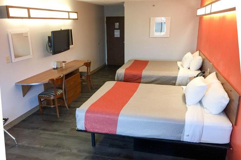 Quality Inn & Suites Watertown Fort Drum Calcium エクステリア 写真