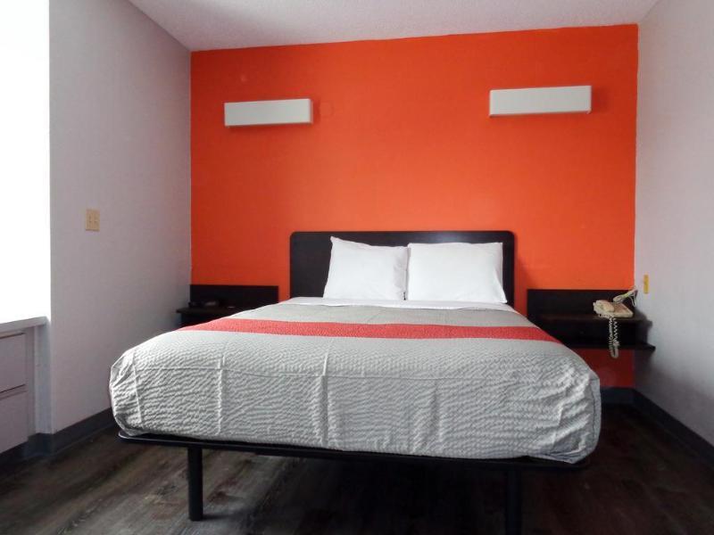 Quality Inn & Suites Watertown Fort Drum Calcium エクステリア 写真