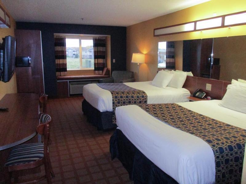 Quality Inn & Suites Watertown Fort Drum Calcium エクステリア 写真