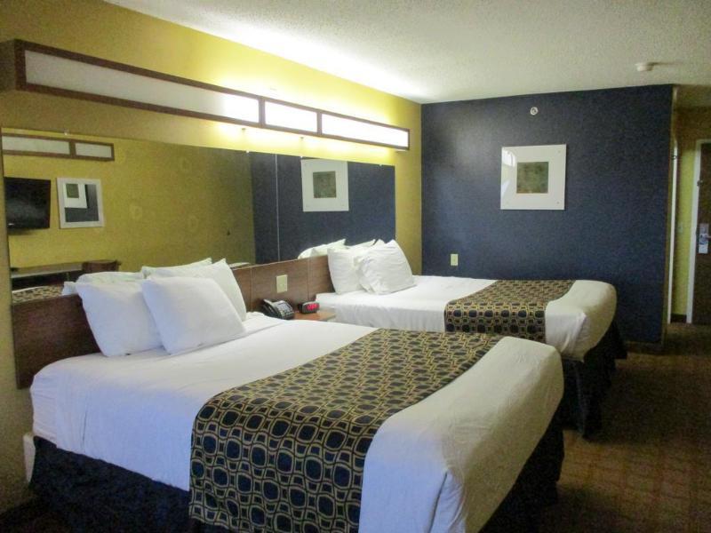 Quality Inn & Suites Watertown Fort Drum Calcium エクステリア 写真