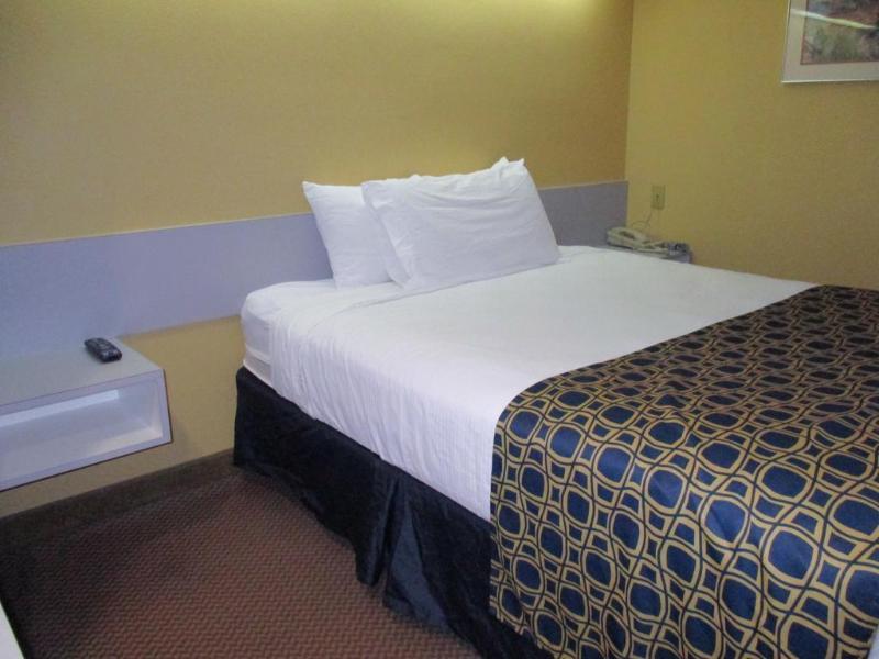 Quality Inn & Suites Watertown Fort Drum Calcium エクステリア 写真